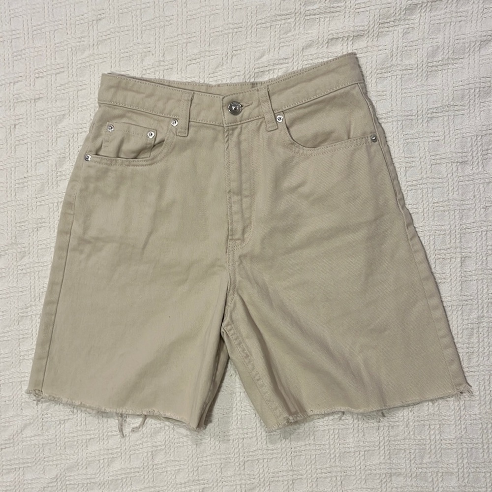 H&M Cream Women’s Shorts